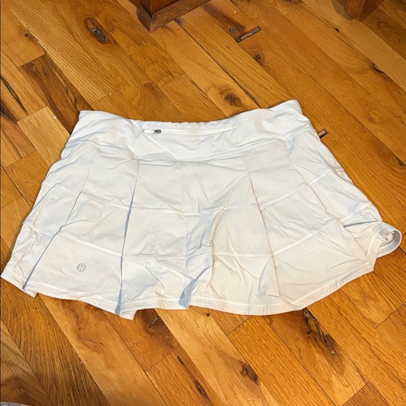 Women's White Lululemon Skirt - Picture 2 of 4